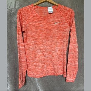 🎉Nike Dri-Fit Long-Sleeve Shirt, Size Women's Medium, Peach